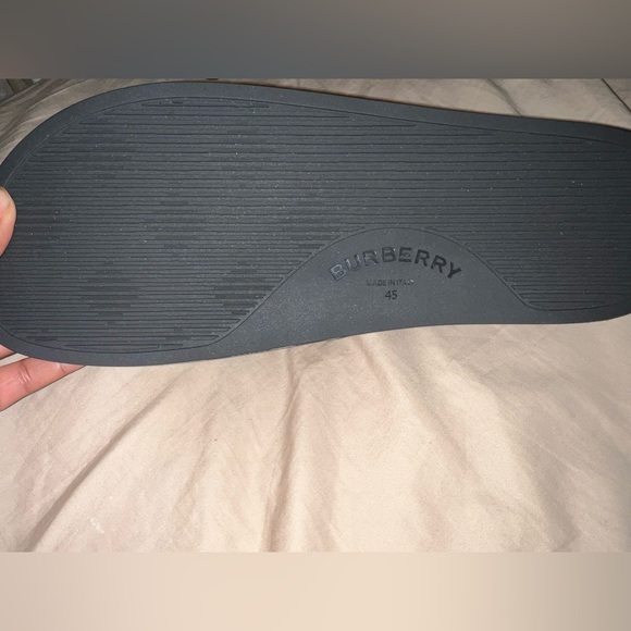 BRAND NEW BURBERRY SLIDES (MEN) Size 45 EUR , Size 12 US. Never been worn! - Picture 3 of 6